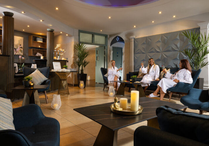 Women prosecco in spa - Killashee Hotel